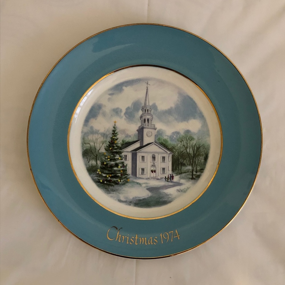 “Country Church” Christmas Plate, collectible 1974
